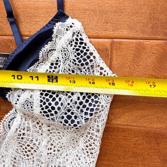 Victoria's Secret Sheer Fishnet Mesh Teddy Babydoll Bodysuit M White/Navy-Blue - Picture 8 of 12